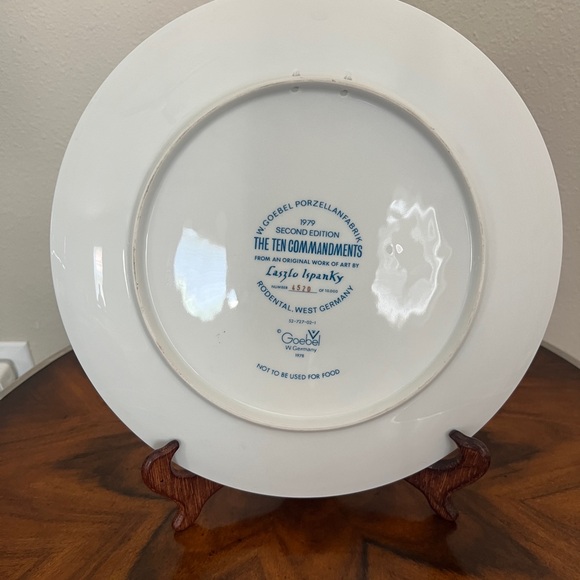 1979 Laszlo Ispanky W. Goebel Porcelain Ten Commandments Collector Plate - Picture 3 of 9